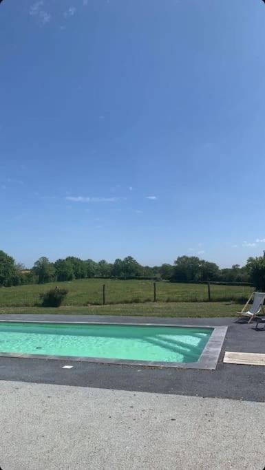 Loue Ancien Moulin A Vent Avec Piscine Et Jacuzzi Villa Neuvy-Bouin Luaran gambar