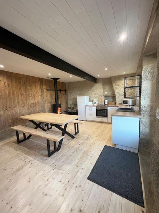 Loue Ancien Moulin A Vent Avec Piscine Et Jacuzzi Villa Neuvy-Bouin Luaran gambar